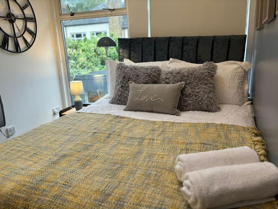The Urban Retreat 4bdr Sleep 14 Ferienhaus *